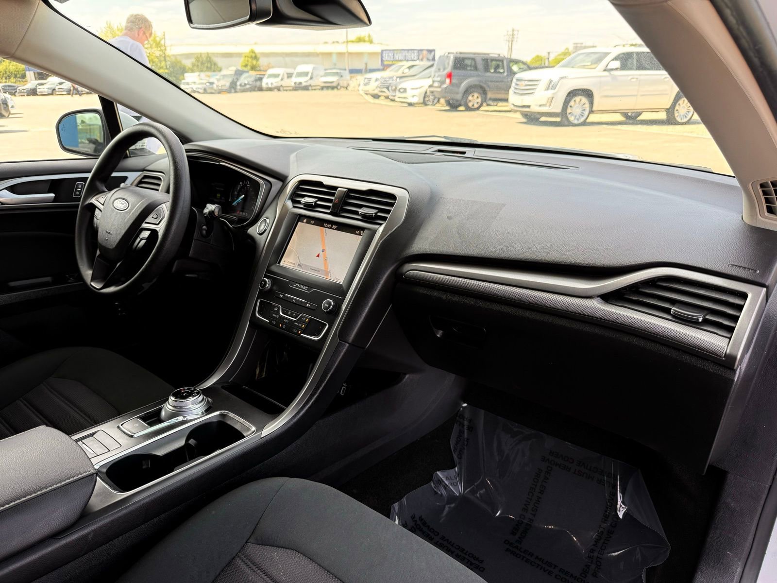 Used 2019 Ford Fusion SE FWD image 22