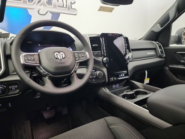 New 2026 RAM 1500 4x4 Crew Cab image 16