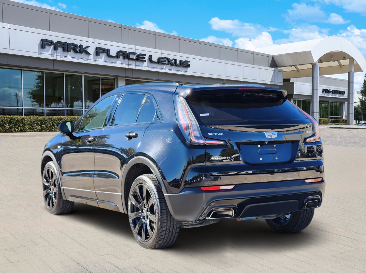 Used 2020 Cadillac XT4 Sport w/ Driver Awareness Package image 4