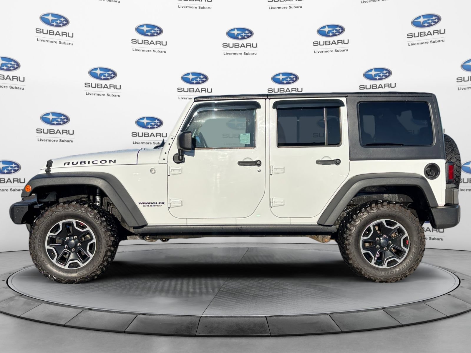 Used 2012 Jeep Wrangler Unlimited Rubicon w/ Connectivity Group AWD/4WD image 3