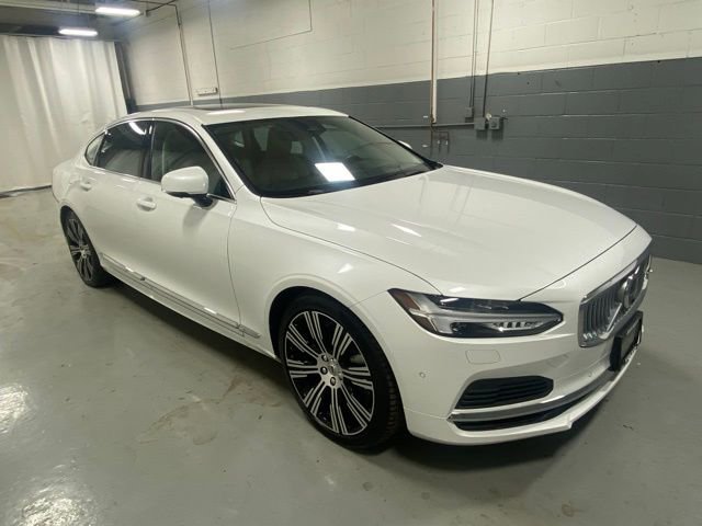 Used 2025 Volvo S90 T8 Ultra w/ Lounge Package image 4
