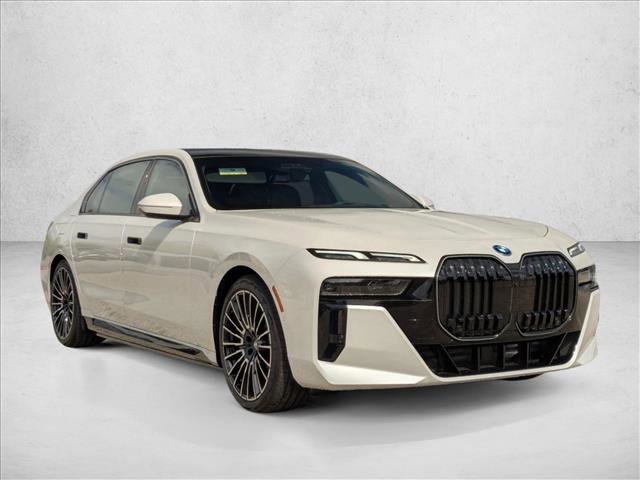 New 2026 BMW 750e xDrive image 7