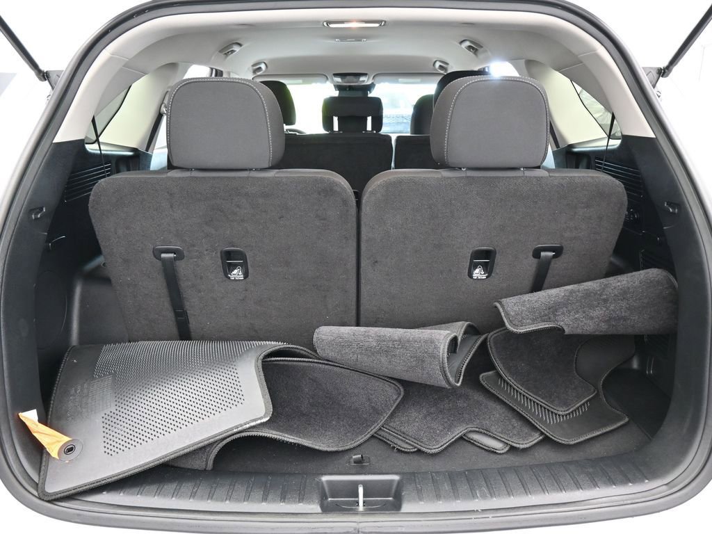 Used 2025 Kia Sorento LX image 33