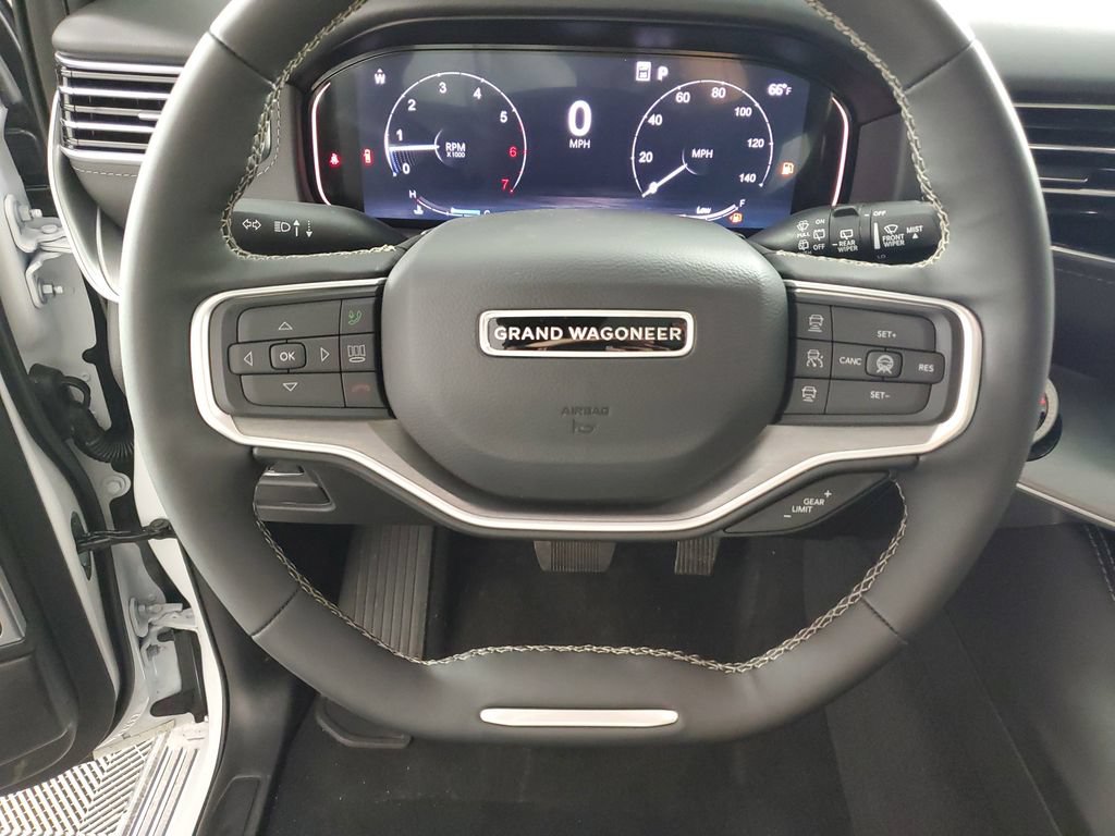 Used 2026 Jeep Grand Wagoneer Limited AWD/4WD image 24