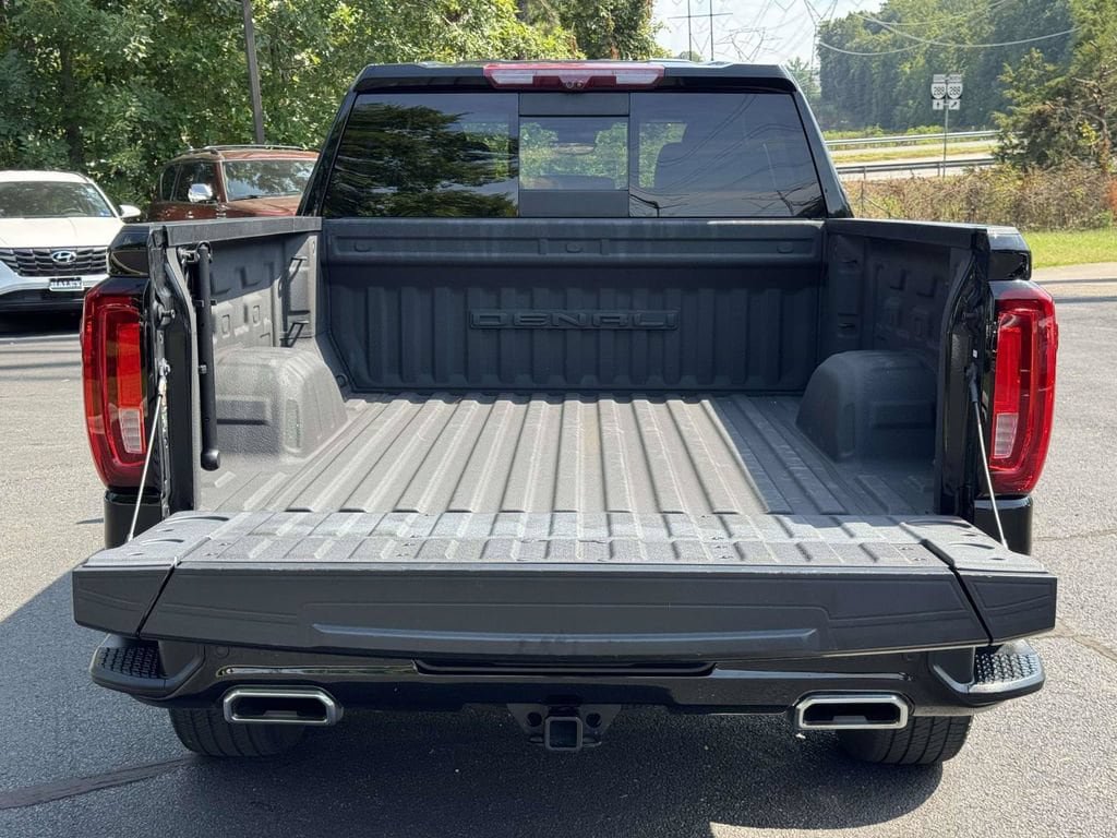 Used 2023 GMC Sierra 1500 Denali w/ Denali Reserve Package AWD/4WD image 16