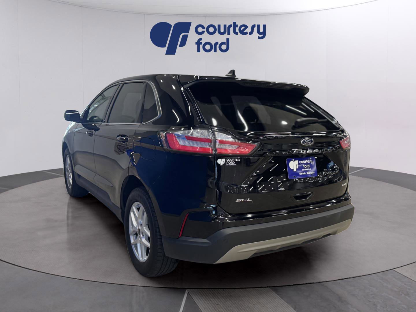 Used 2024 Ford Edge SEL image 5