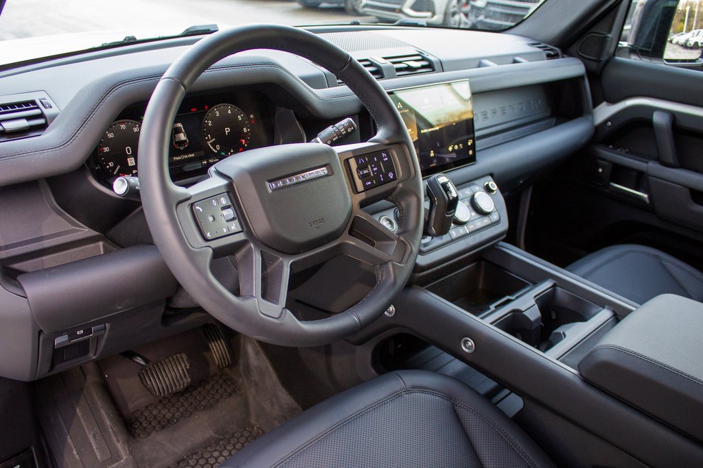 Used 2025 Land Rover Defender 110 S image 11
