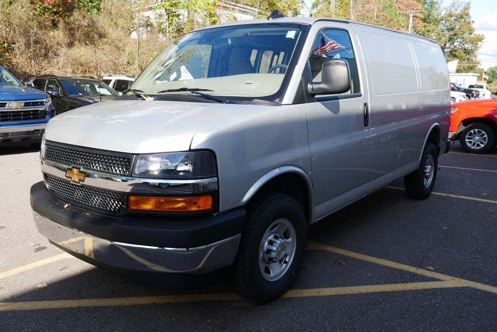 New 2025 Chevrolet Express 2500 w/ Driver Convenience Package image 4