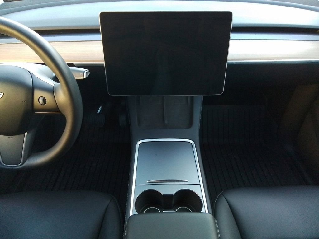 Used 2023 Tesla Model Y Long Range image 11