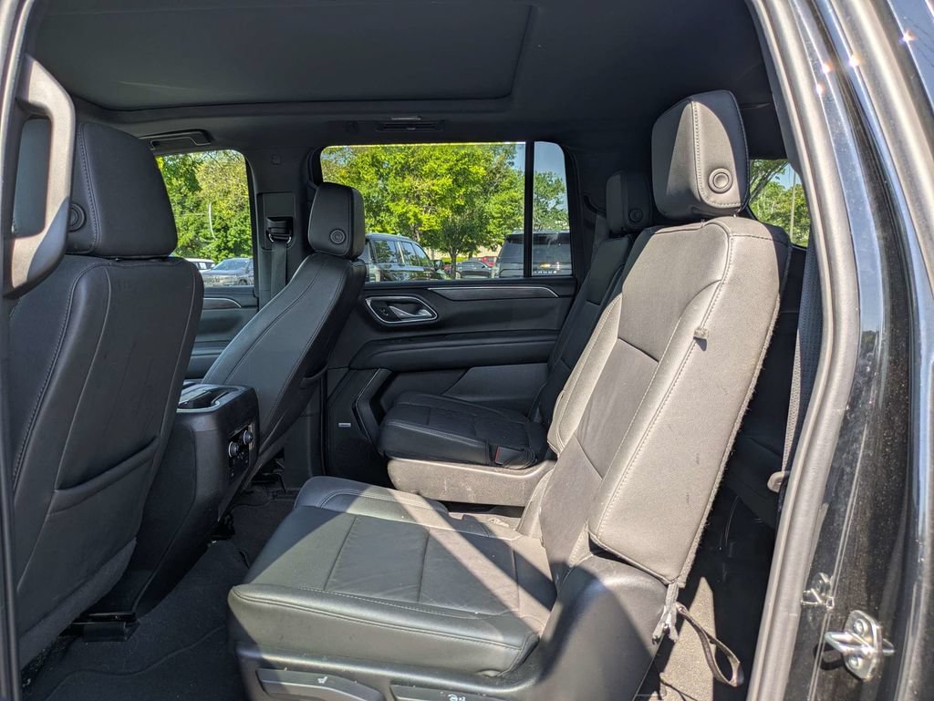Used 2024 Chevrolet Suburban Z71 AWD/4WD image 17