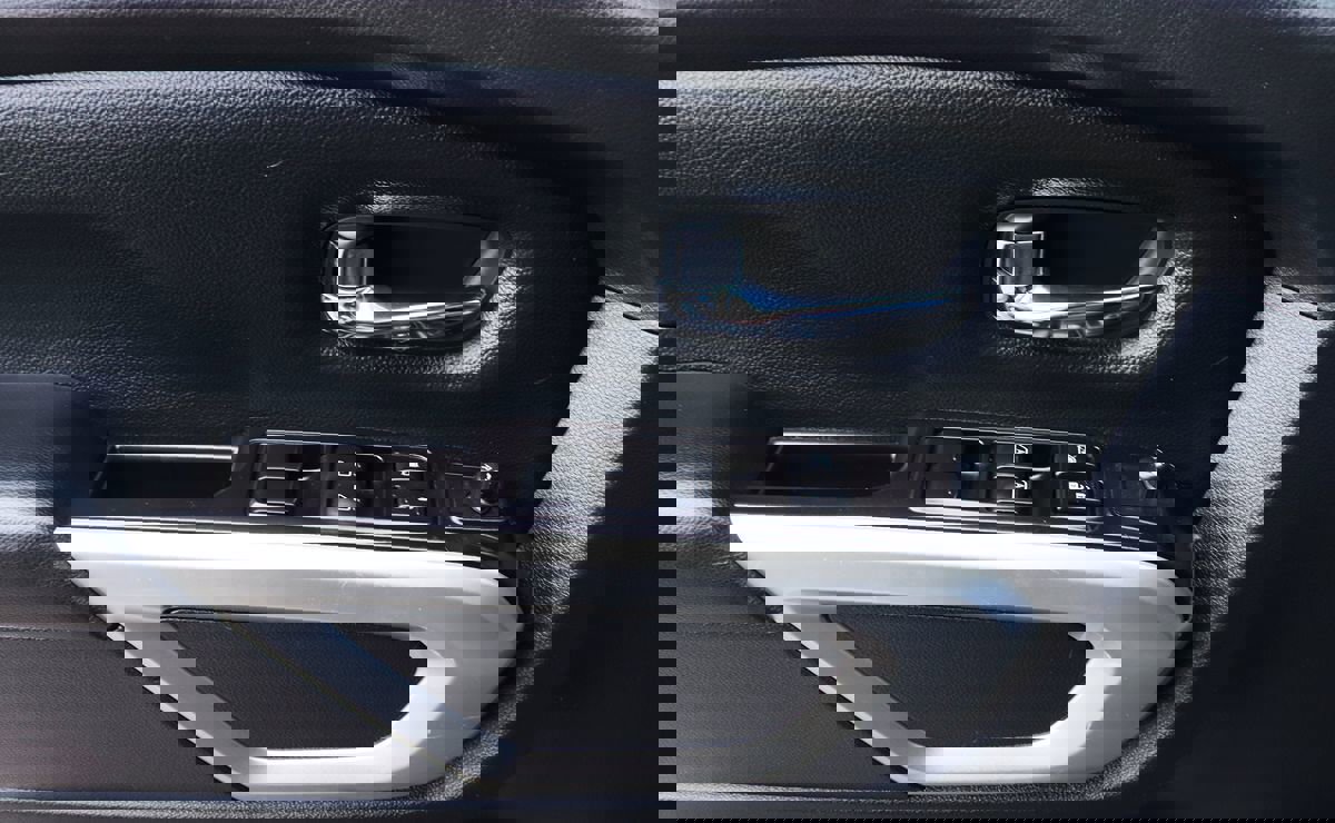 Used 2020 Nissan Titan SV w/ SV Convenience Package image 40