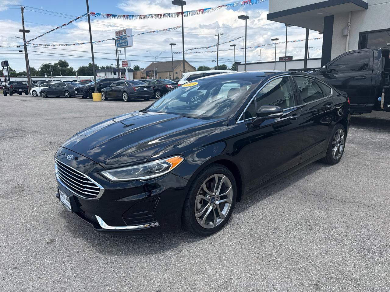Used 2019 Ford Fusion SEL FWD image 2