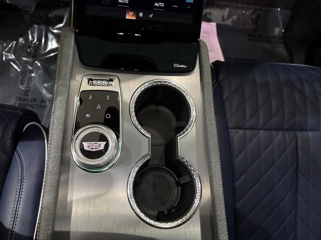 Certified 2026 Cadillac Vistiq Premium Luxury AWD/4WD image 32