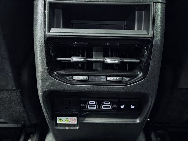 Used 2025 Jeep Grand Cherokee Limited AWD/4WD image 20