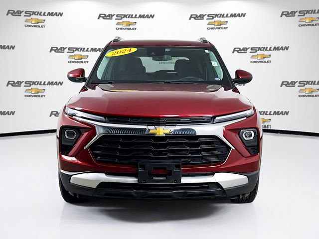 Used 2024 Chevrolet TrailBlazer LT image 2
