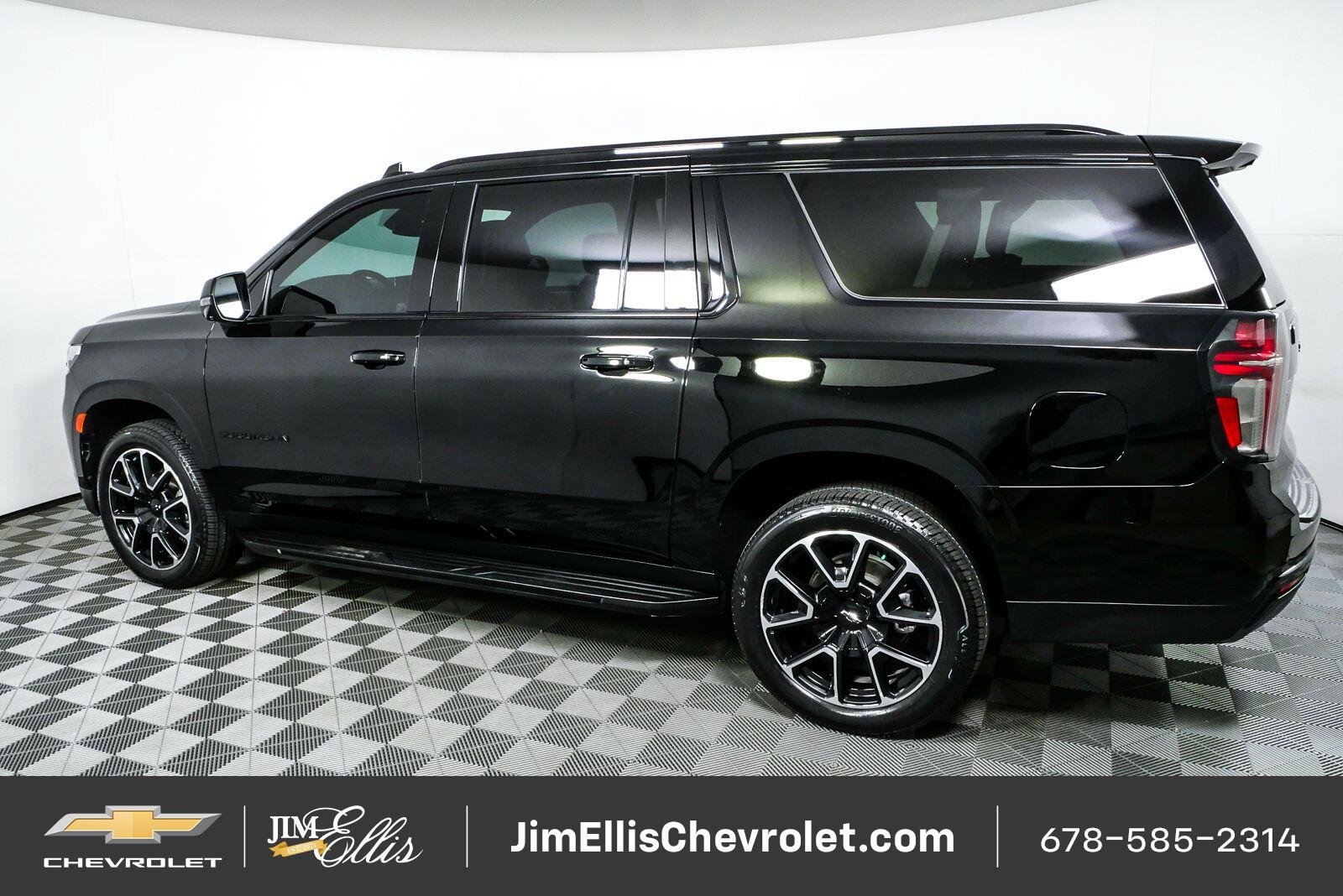 Certified 2024 Chevrolet Suburban RST w/ Luxury Package RWD image 30