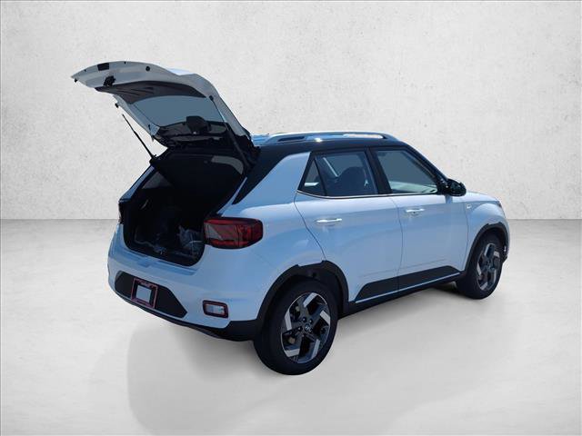 New 2026 Hyundai Venue SEL FWD image 2