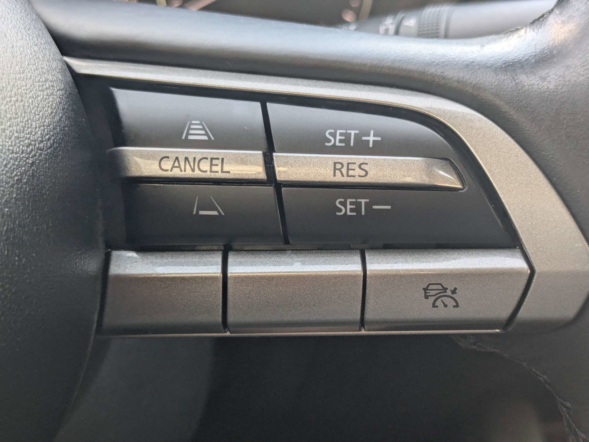 Used 2023 MAZDA MAZDA3 s FWD image 32