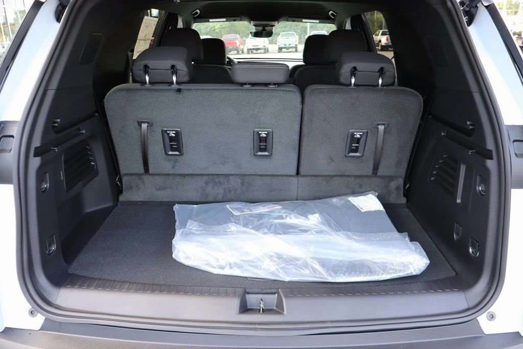 New 2026 Chevrolet Traverse LT w/ Driver Confidence Package FWD image 23