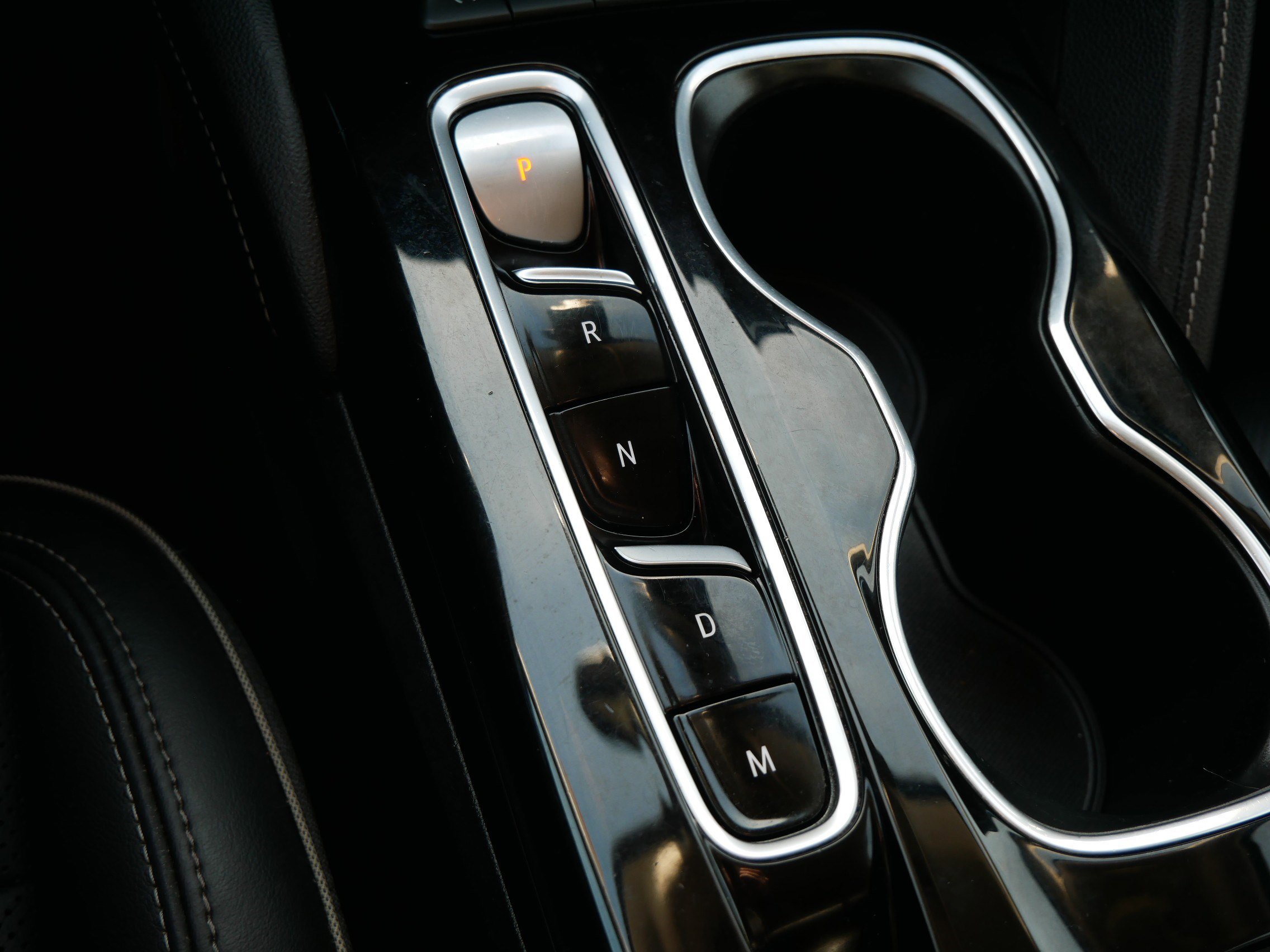 Used 2021 Buick Envision Essence w/ Technology Package I image 24