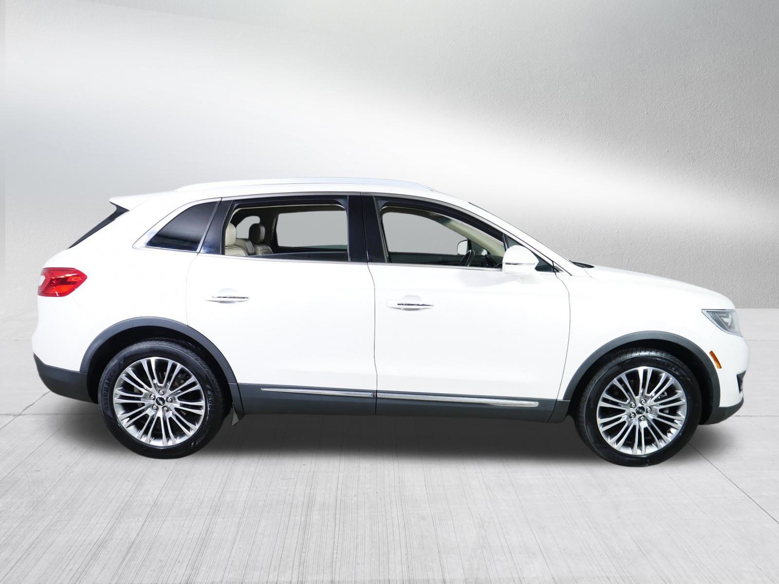 Used 2016 Lincoln MKX Reserve w/ Climate Package AWD/4WD image 8