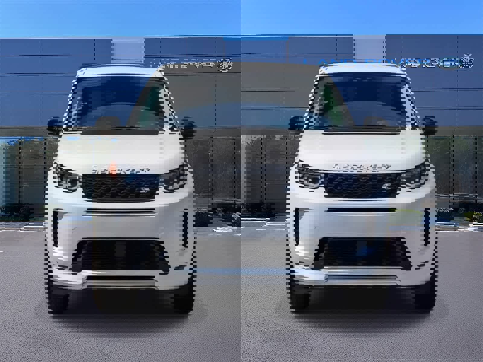 New 2024 Land Rover Discovery Sport S image 2