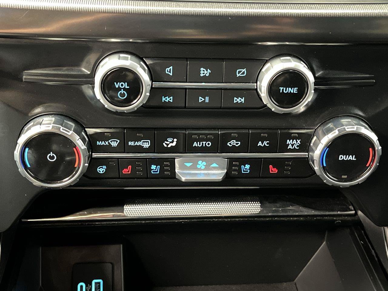 Certified 2024 Ford F150 Lariat AWD/4WD image 23