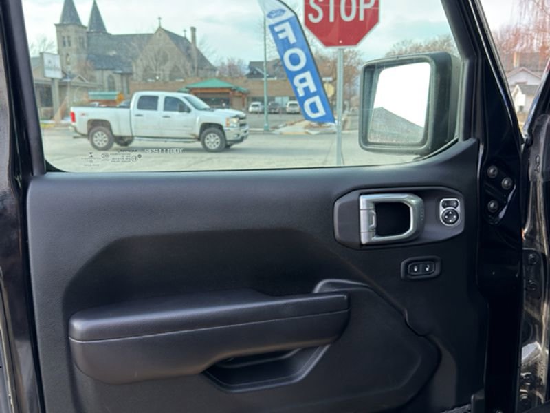 Used 2021 Jeep Wrangler Unlimited Sport w/ Technology Group image 9