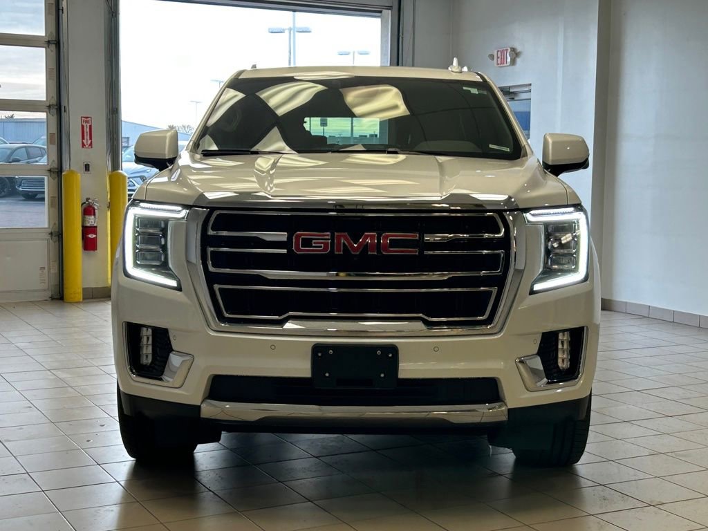 Used 2023 GMC Yukon SLT w/ SLT Luxury Package image 2