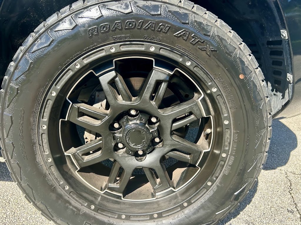 Used 2017 Toyota 4Runner SR5 RWD image 31