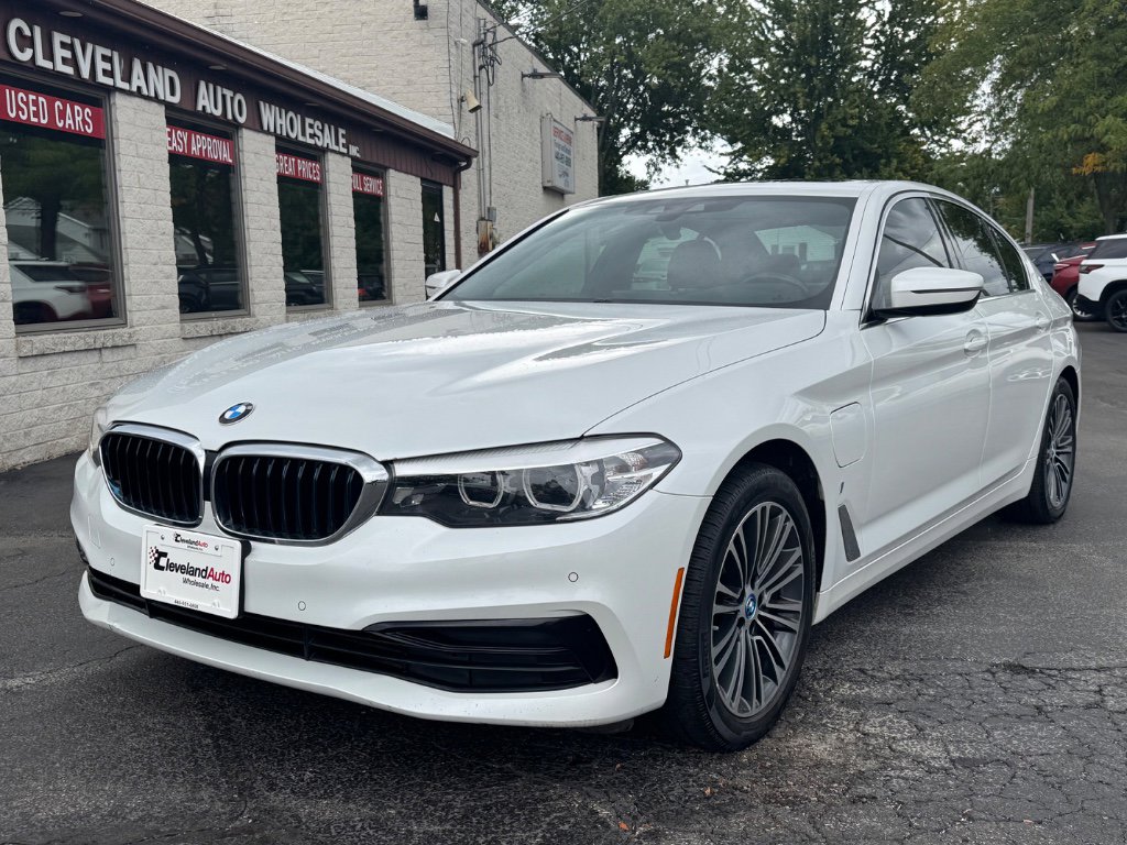 Used 2019 BMW 530e w/ Convenience Package image 1