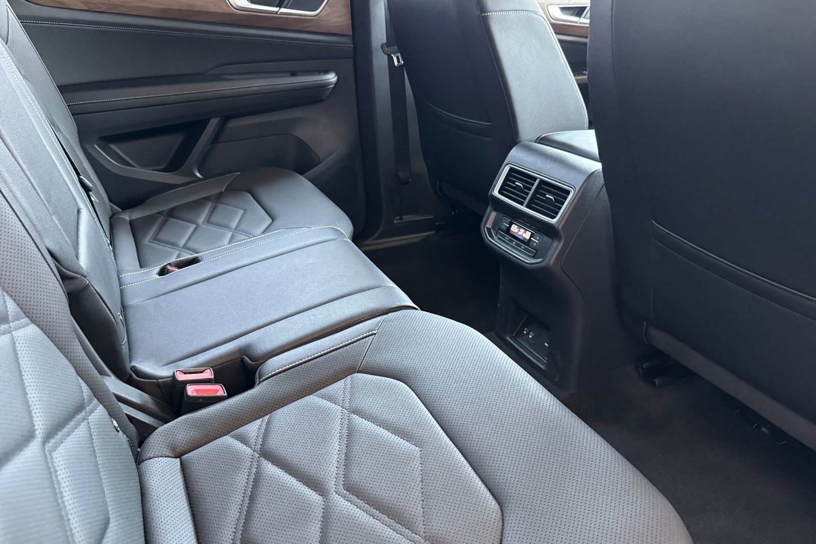 Used 2026 Volkswagen Atlas SE AWD/4WD image 33