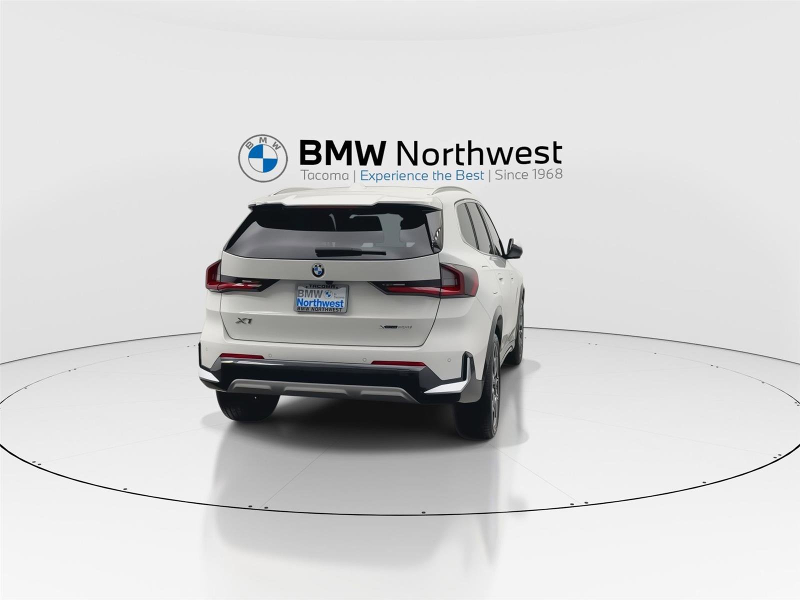 Used 2025 BMW X1 xDrive28i w/ Convenience Package AWD/4WD image 2