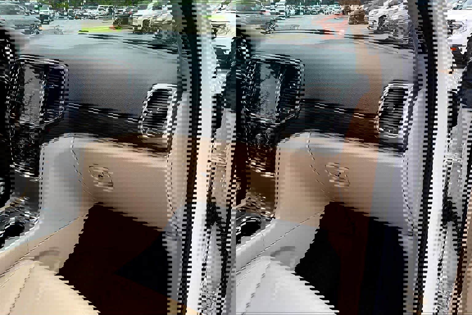 Used 2021 Jeep Grand Cherokee Limited w/ Trailer Tow Group IV image 17