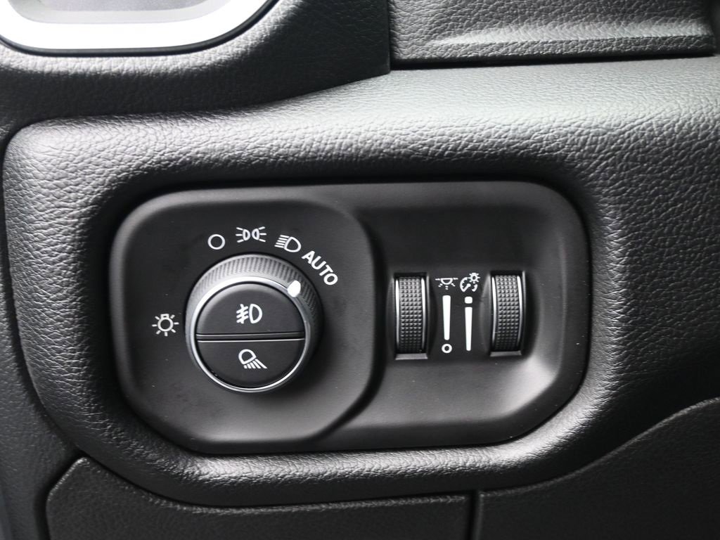 New 2026 RAM 1500 2WD Crew Cab image 21