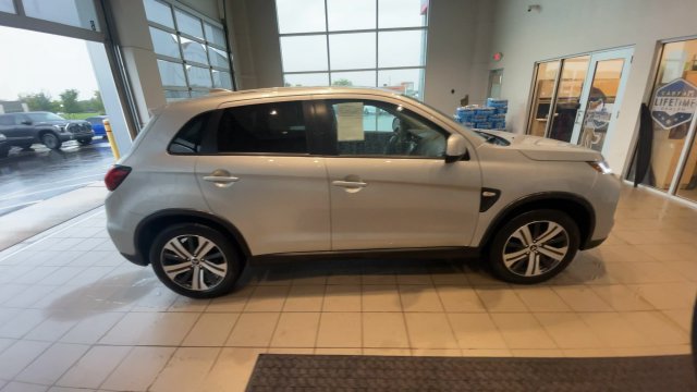 Used 2025 Mitsubishi Outlander Sport ES AWD/4WD image 3