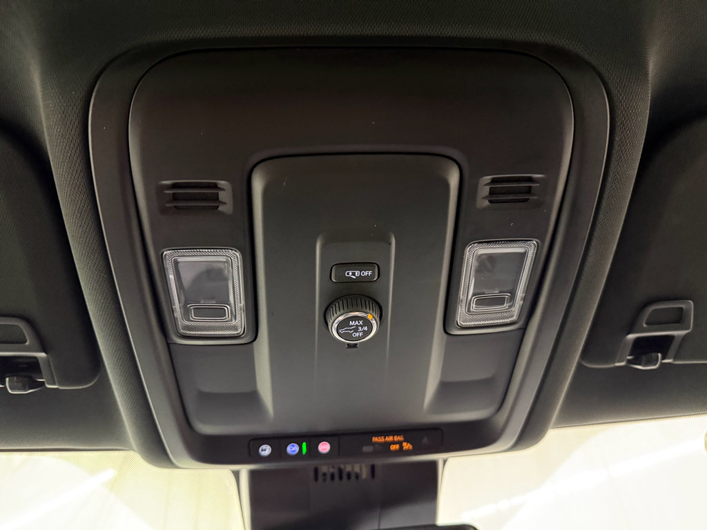 Certified 2025 Chevrolet Suburban Z71 AWD/4WD image 35