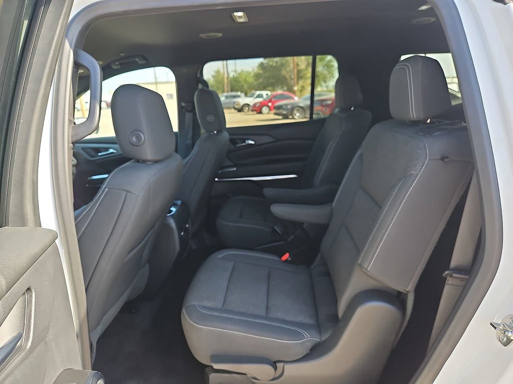 Used 2024 Chevrolet Traverse LT AWD/4WD image 11