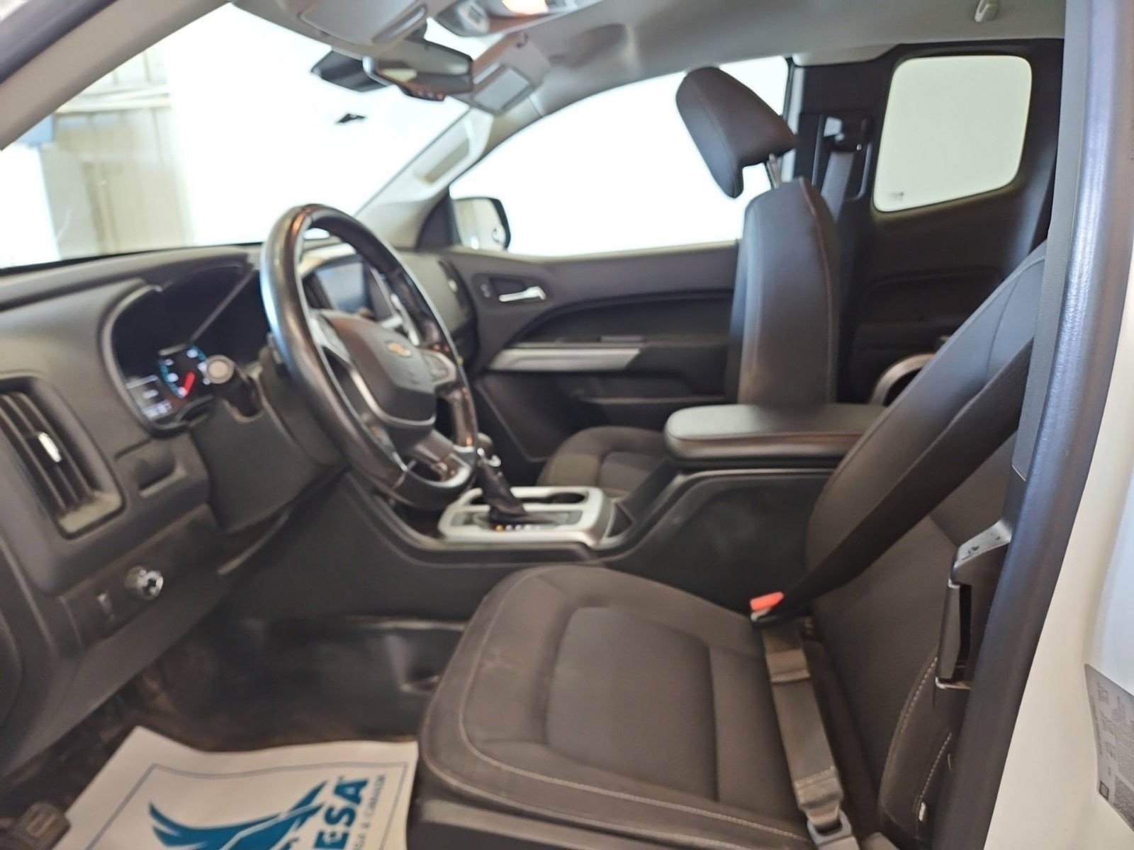 Used 2022 Chevrolet Colorado LT w/ Fleet Safety Package image 8