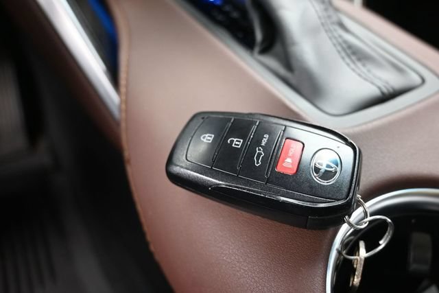 Certified 2023 Toyota Venza Limited AWD/4WD image 19