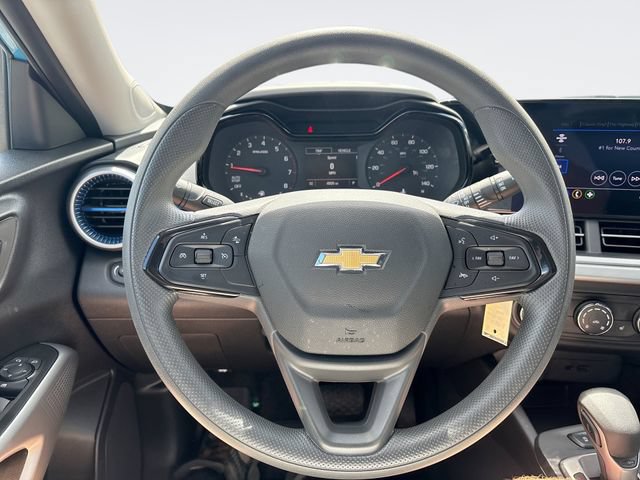 Used 2026 Chevrolet Trax LS w/ LS Convenience Package FWD image 14
