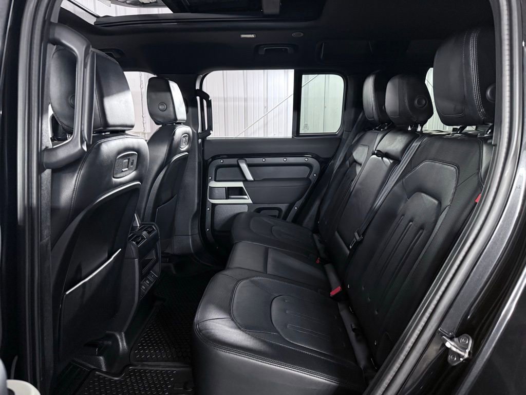 Used 2022 Land Rover Defender 110 X-Dynamic SE image 36