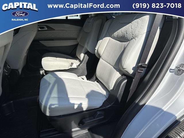 Certified 2025 Ford Explorer Platinum w/ Ultimate Package AWD/4WD image 18