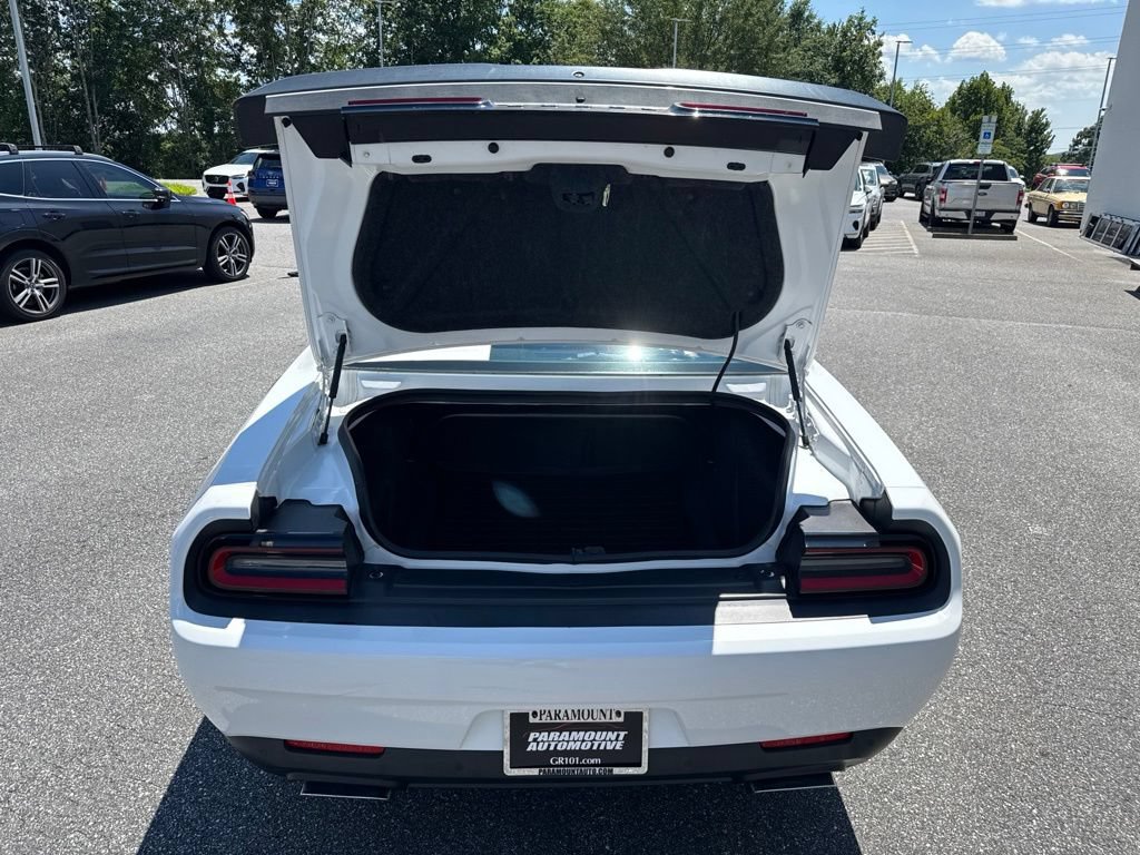 Used 2017 Dodge Challenger R/T Scat Pack RWD image 11