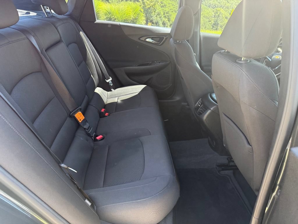 Used 2018 Chevrolet Malibu LT FWD image 16