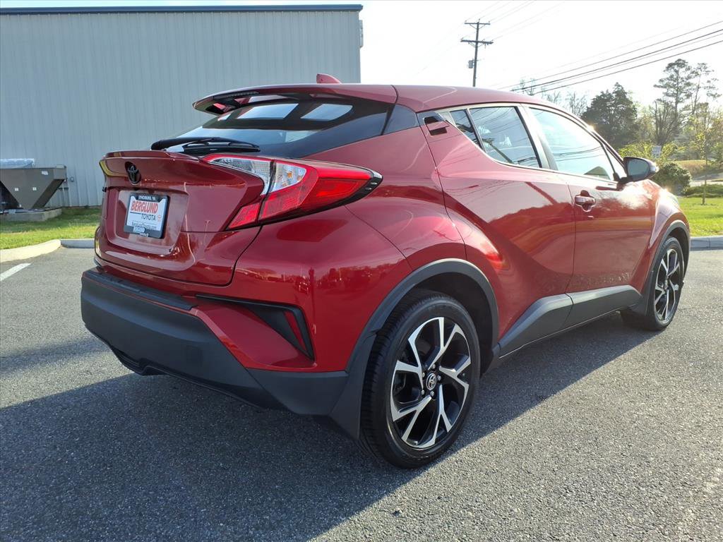 Used 2022 Toyota C-HR XLE image 4