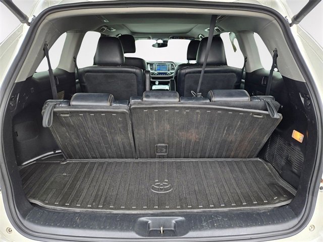 Used 2016 Toyota Highlander Limited Platinum image 6
