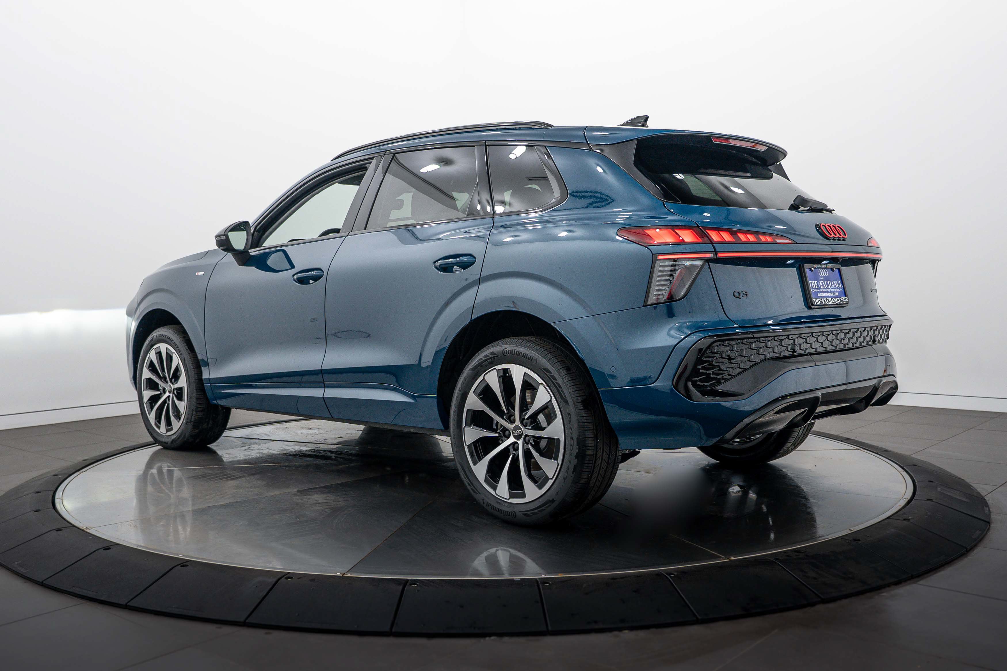 New 2026 Audi Q3 quattro 2.0T AWD/4WD image 5