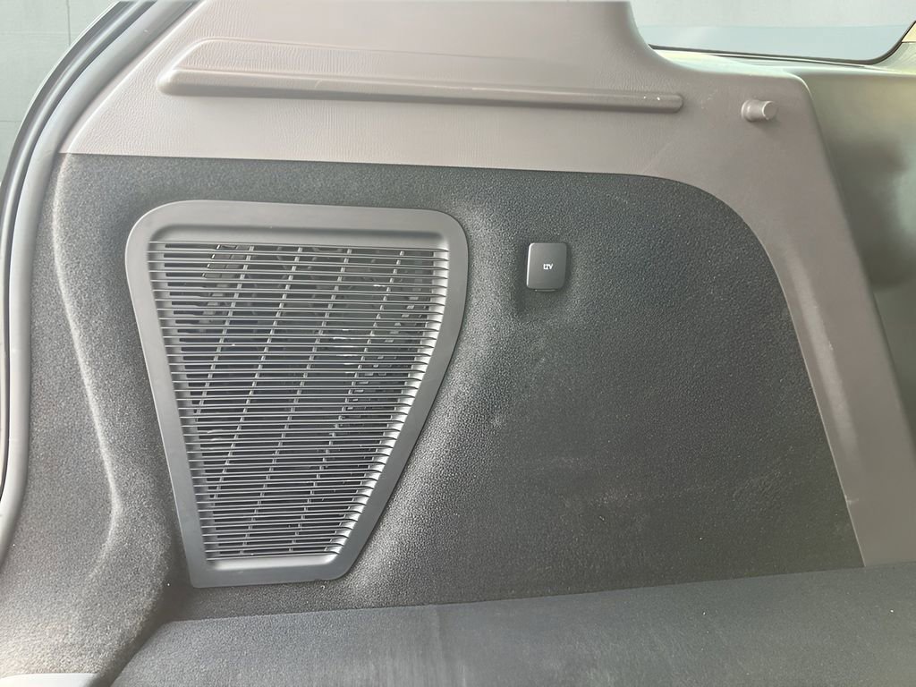 Used 2022 Lincoln Corsair Reserve w/ Elements Package image 35