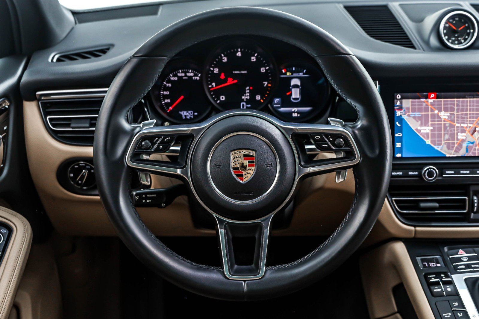 Used 2019 Porsche Macan image 17